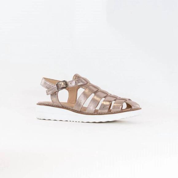 DJANGO & JULIETTE Shoes - NEW DJANGO & JULIETTE women's oblight sandals in platino scratch leather/ white